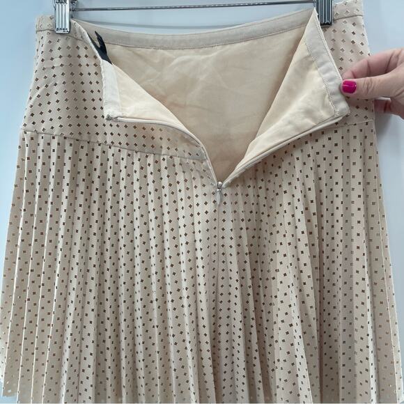J. Crew Laser Cut Pleated Cream Perforated Cutout A-Line Preppy Mini Skirt Sz. 2 - Picture 6 of 11